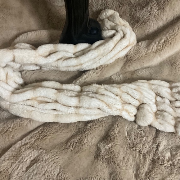 **Warm Faux Fur Scarf/Wrap** - Picture 4 of 4